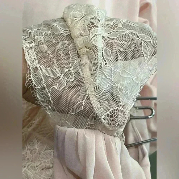 ASOS Kate Lace Maxi Dress - soft pink color size 4 like new - Picture 2 of 12